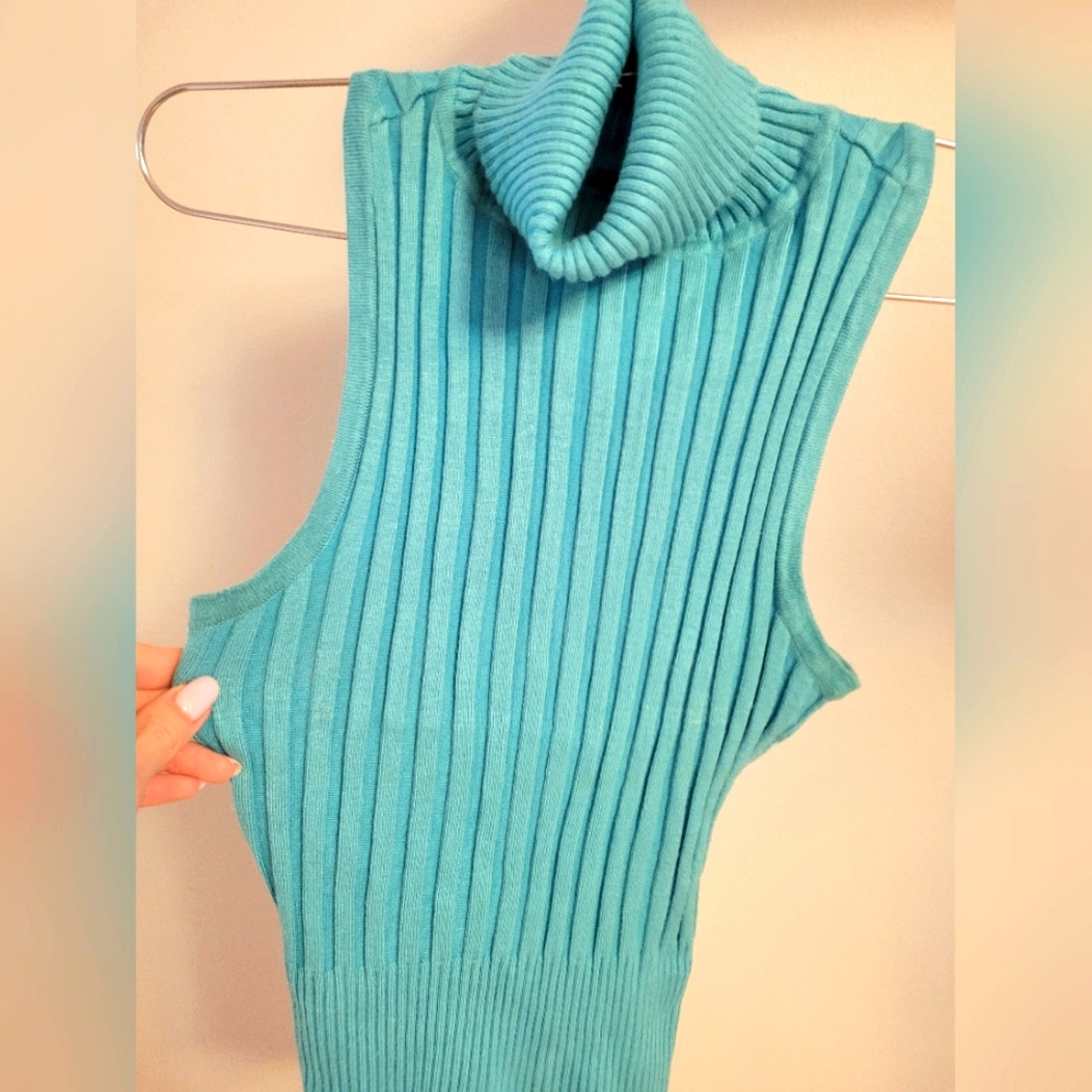 Cute bright blue top